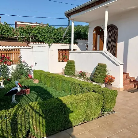 Bella - A Rila Monastery Adventure 住宿加早餐酒店