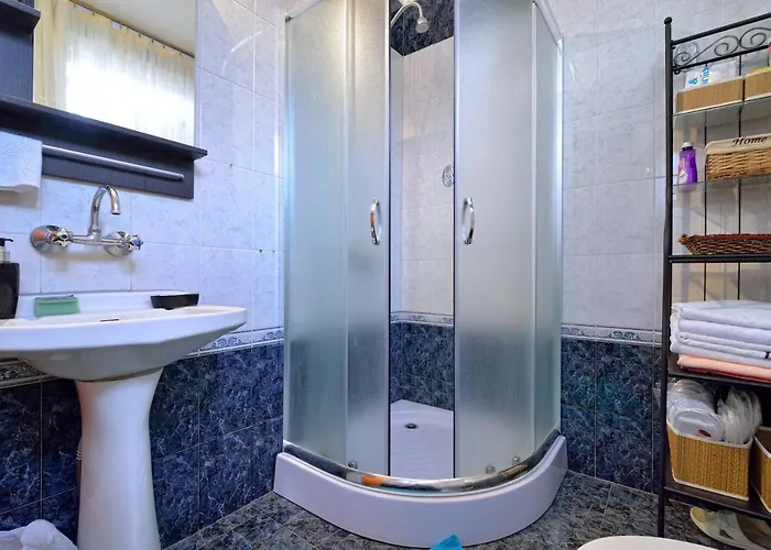 Bella - A Rila Monastery Adventure Frühstückspension Kocherinovo